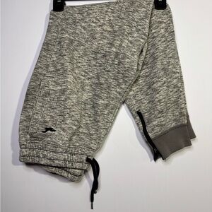 Hollister Jogger Sweat Pants Women’s Size Small Gray.